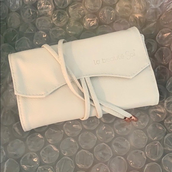 La Beauté Soi - makeup brush set - Picture 8 of 9